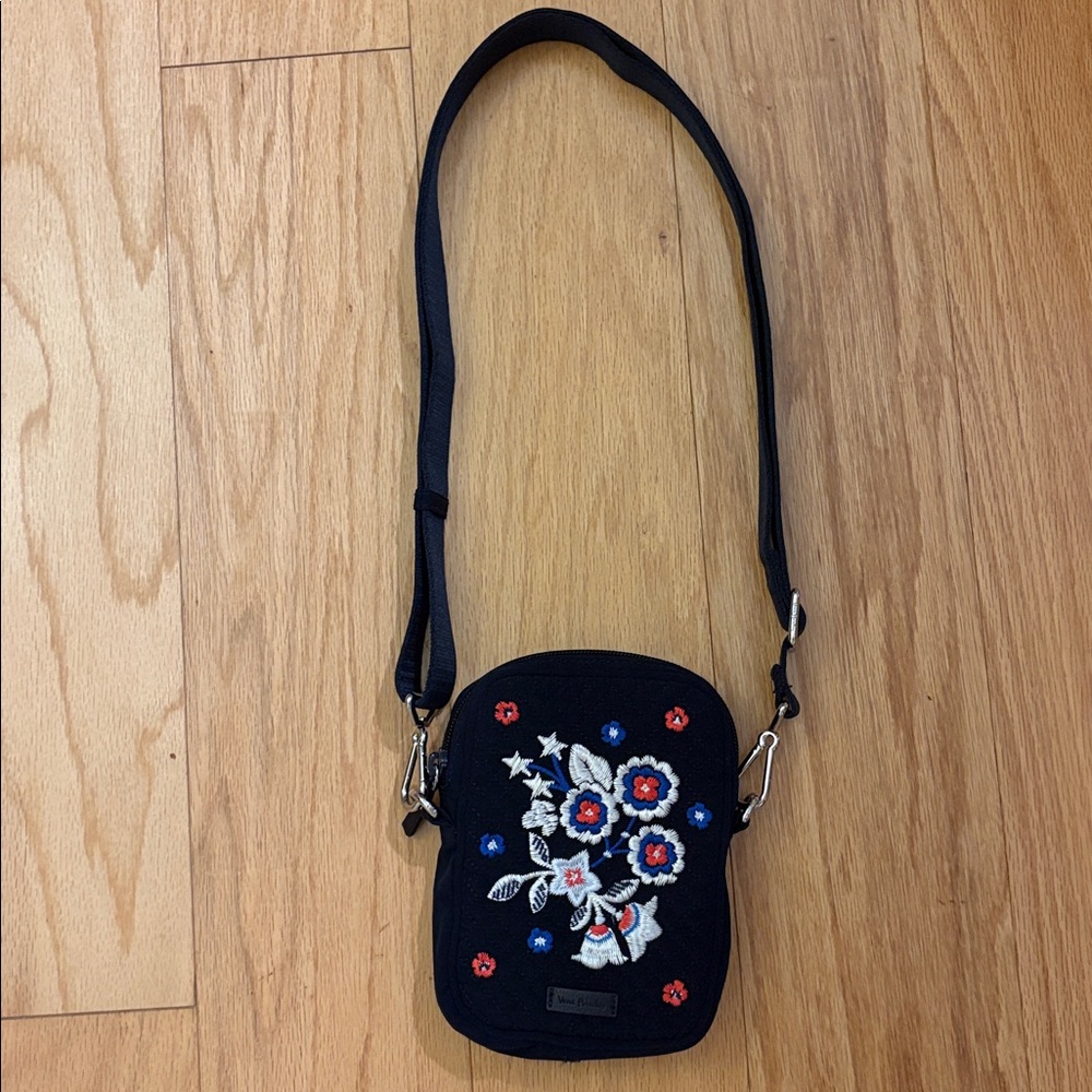 Vera Bradley Iconic Convertible Small Crossbody bag Navy embroidered flowers - Picture 13 of 15